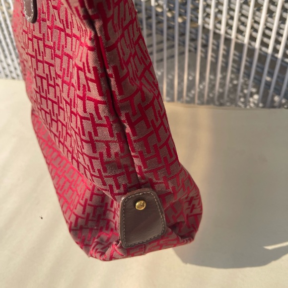 Tommy Hilfiger Burgundy Fabric Tote 👜 Handbag in very good condition 🤩 - Picture 4 of 7